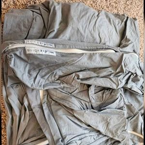 Quickzip king sheets in gray